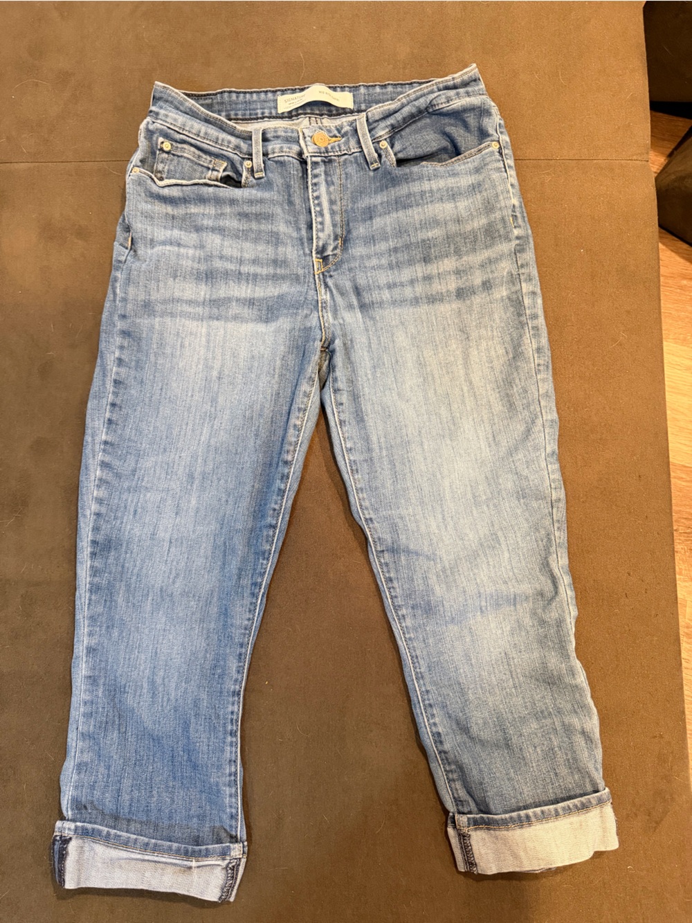 Signature by Levi Strauss Light Blues Straight leg Capris